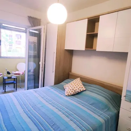 The Sunny Side Central Apartment