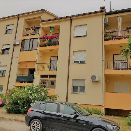 The Sunny Side Apartman *